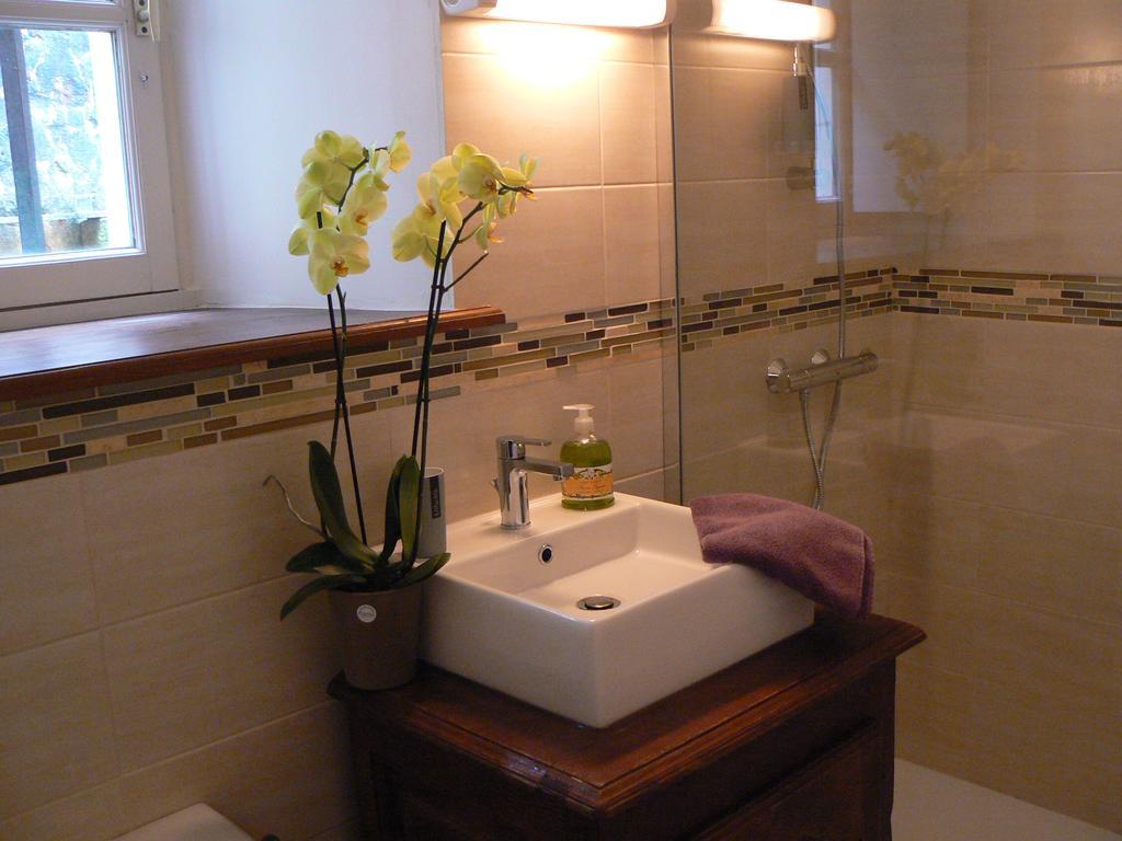Logis Louisblanc, Muraille Romaine, Lit Queen-Size, Centre Ville Λε Μανς Δωμάτιο φωτογραφία